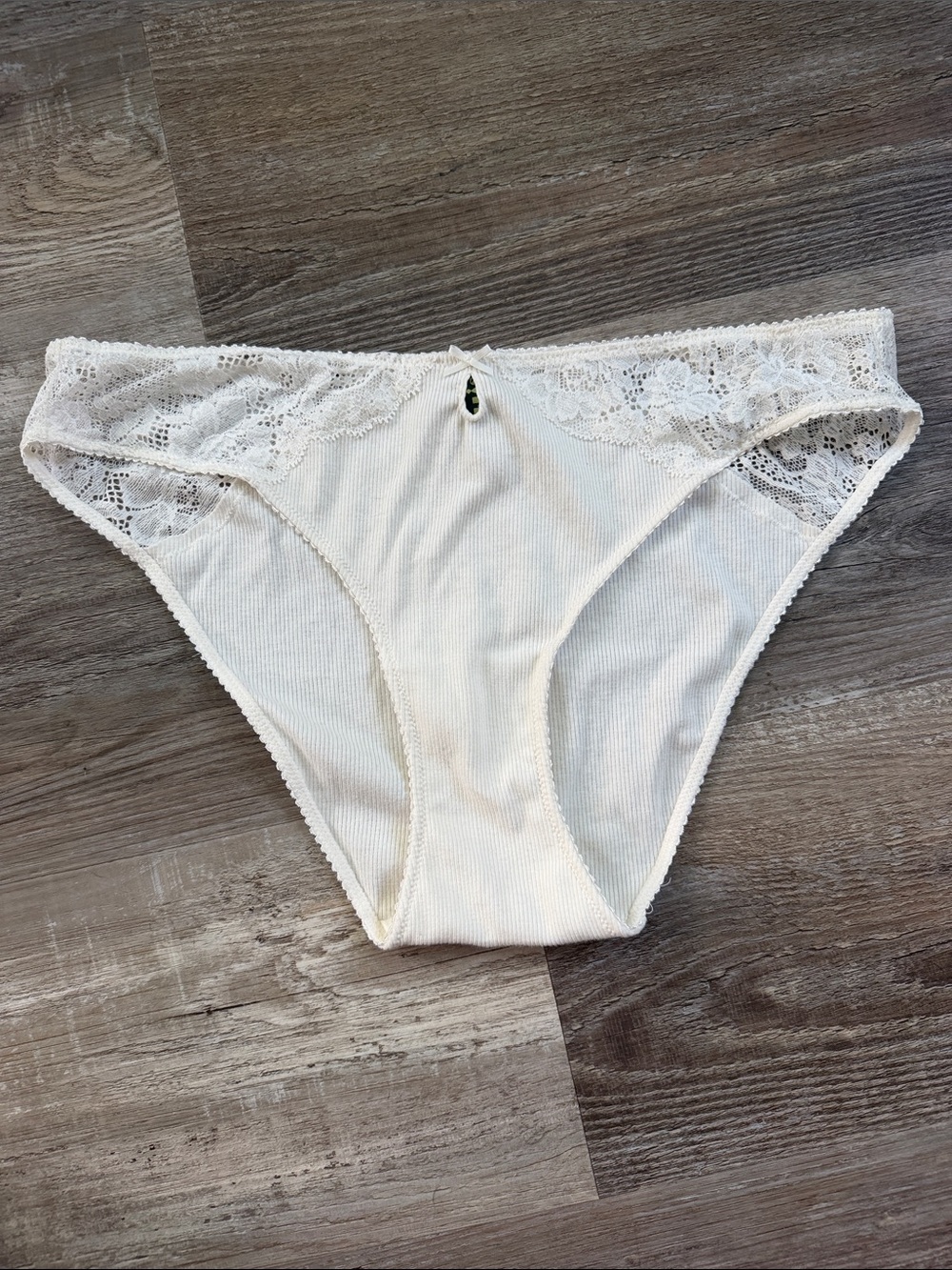 Syrn | Lace-Trim Women's Bikini Panty in Cream